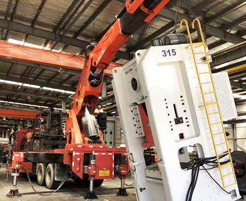 马边附近随车吊出租，轻松解决运输难题