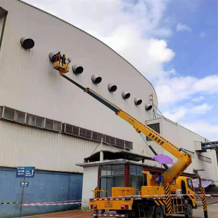 马边高空作业车出租服务：专业广告牌安装解决方案