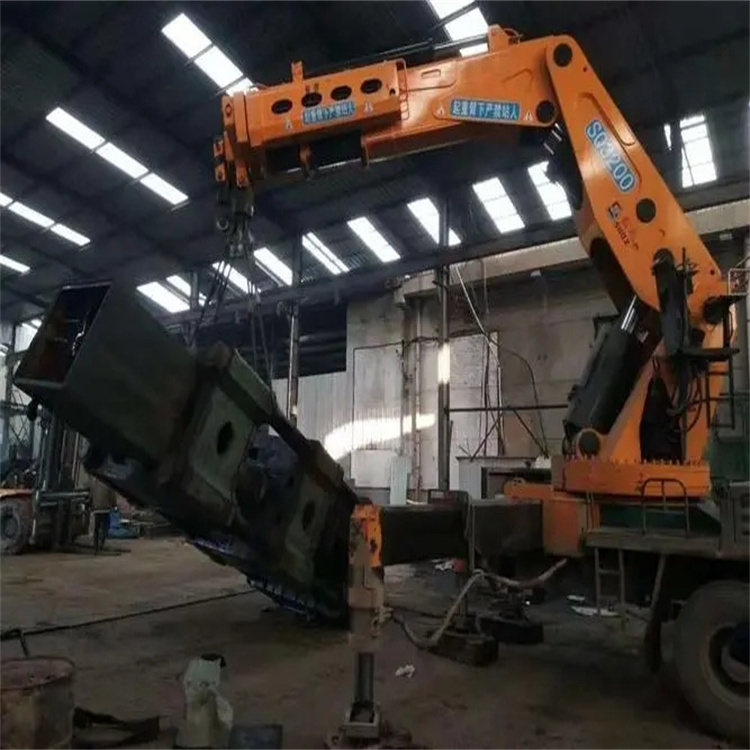 马边130吨折臂吊车出租吊机租赁附近电话